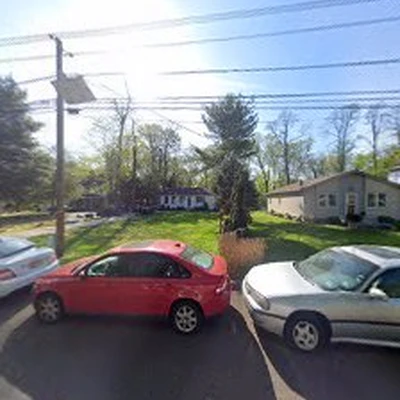 Juniors Landscaping and Removal Services LLC