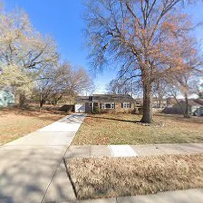 LawnStarter - Kansas City Landscaping