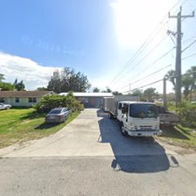 Alejandro's Lawn & Tree Maintenance Llc