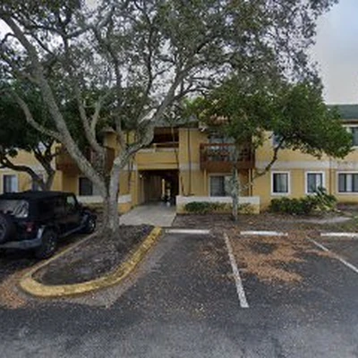 Cristal Pool - Swimming Pool Cleaning Service in Deerfield Beach, FL