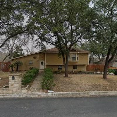 Flores Lawn & Tree Services